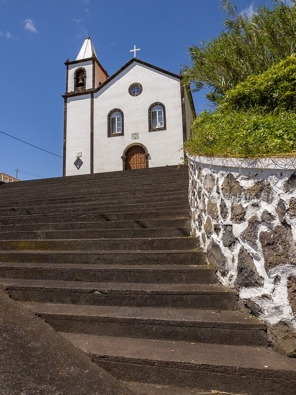 葡萄牙弗洛雷斯岛的Nossa Senhora do Carmo教堂。